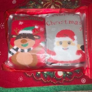 Women’s ans 2 Pairs Of Red, Gray Christmas Holiday socks